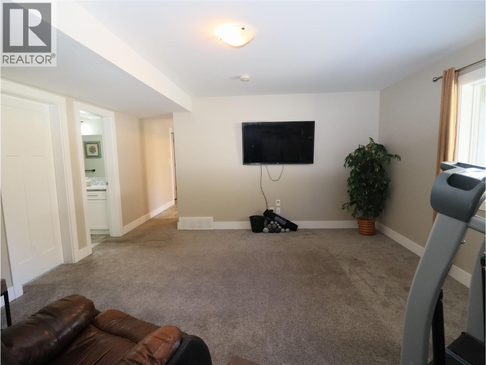 3600 HALL FRONTAGE ROAD - 31