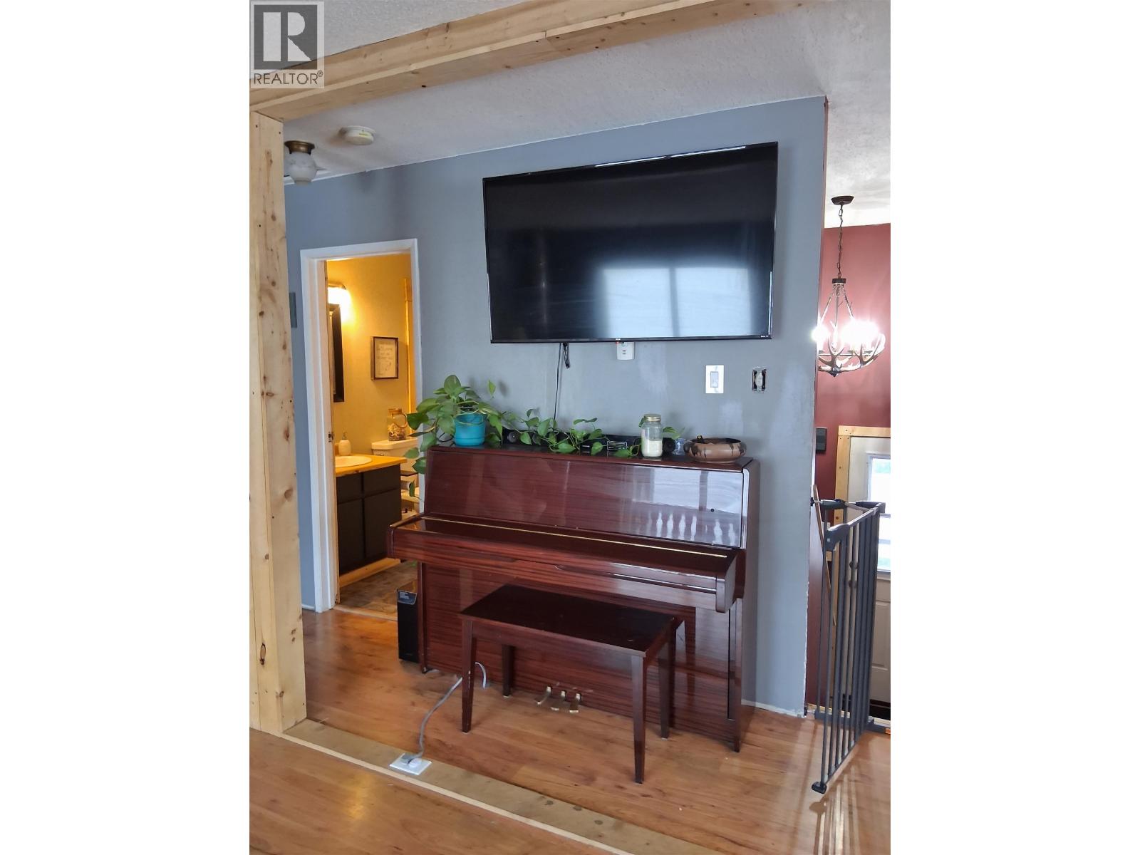 1441 COALMINE Road, Telkwa