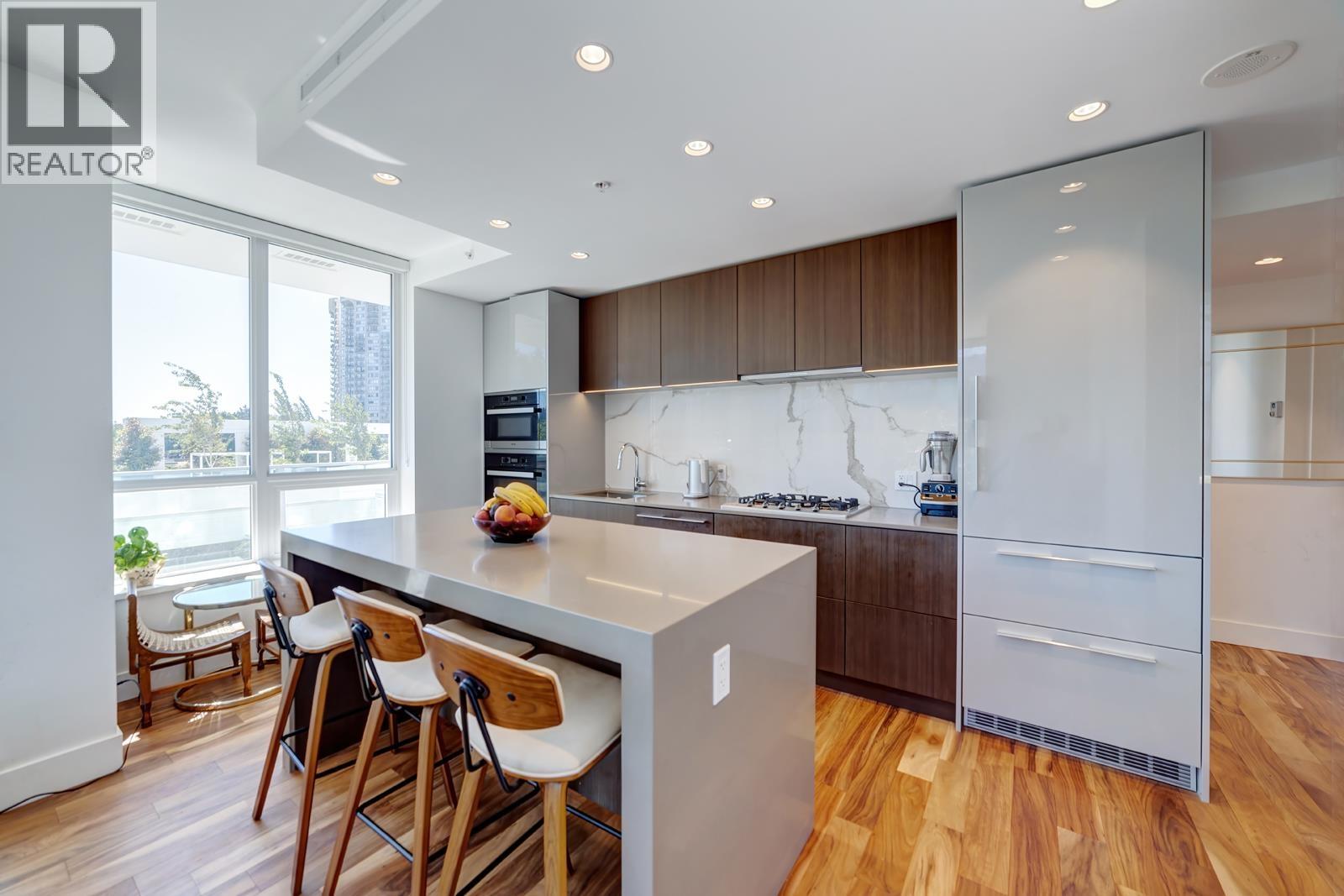 301 1675 LIONS GATE Lane - photo 2