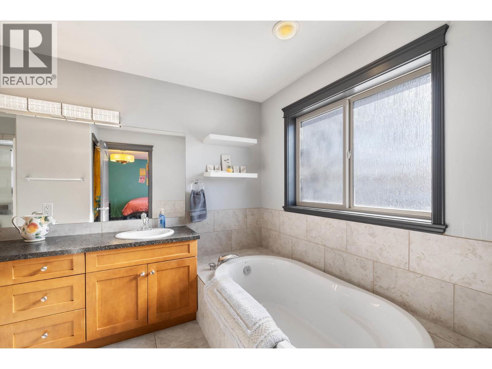  3284 Redecopp Court, Lake Country