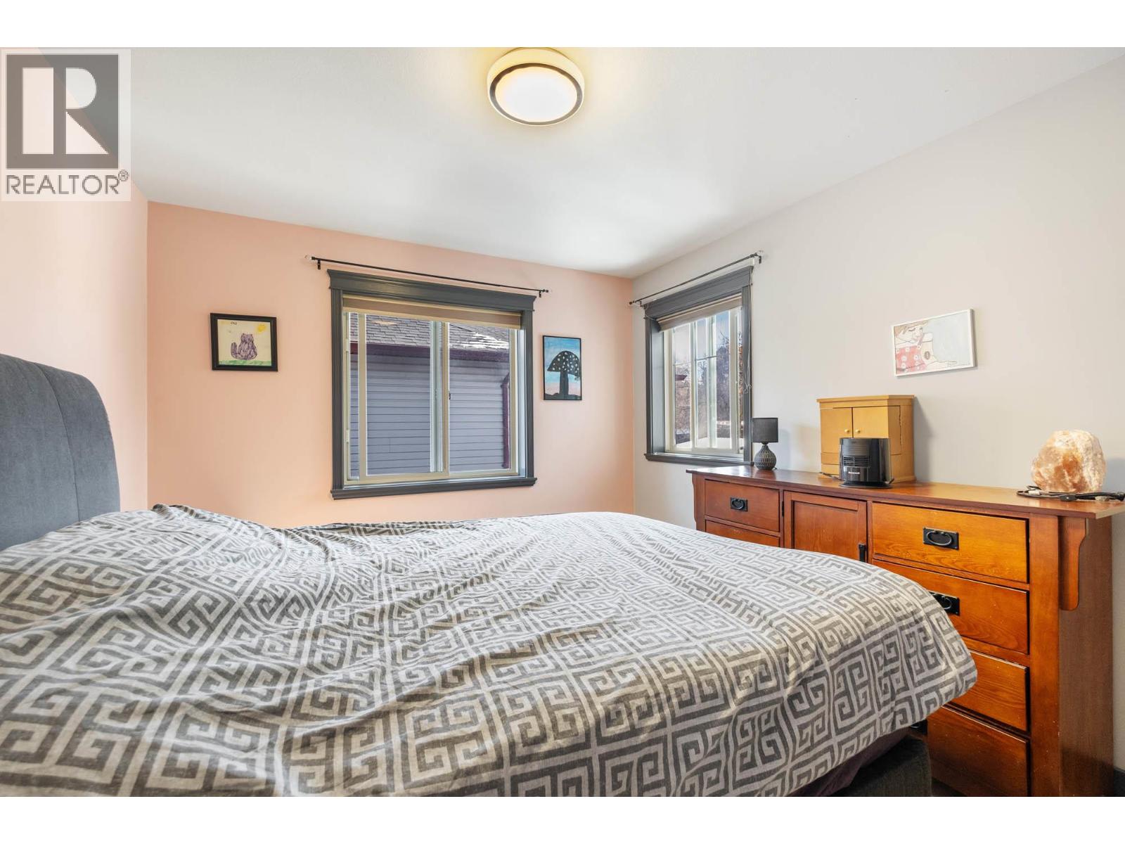  3284 Redecopp Court, Lake Country