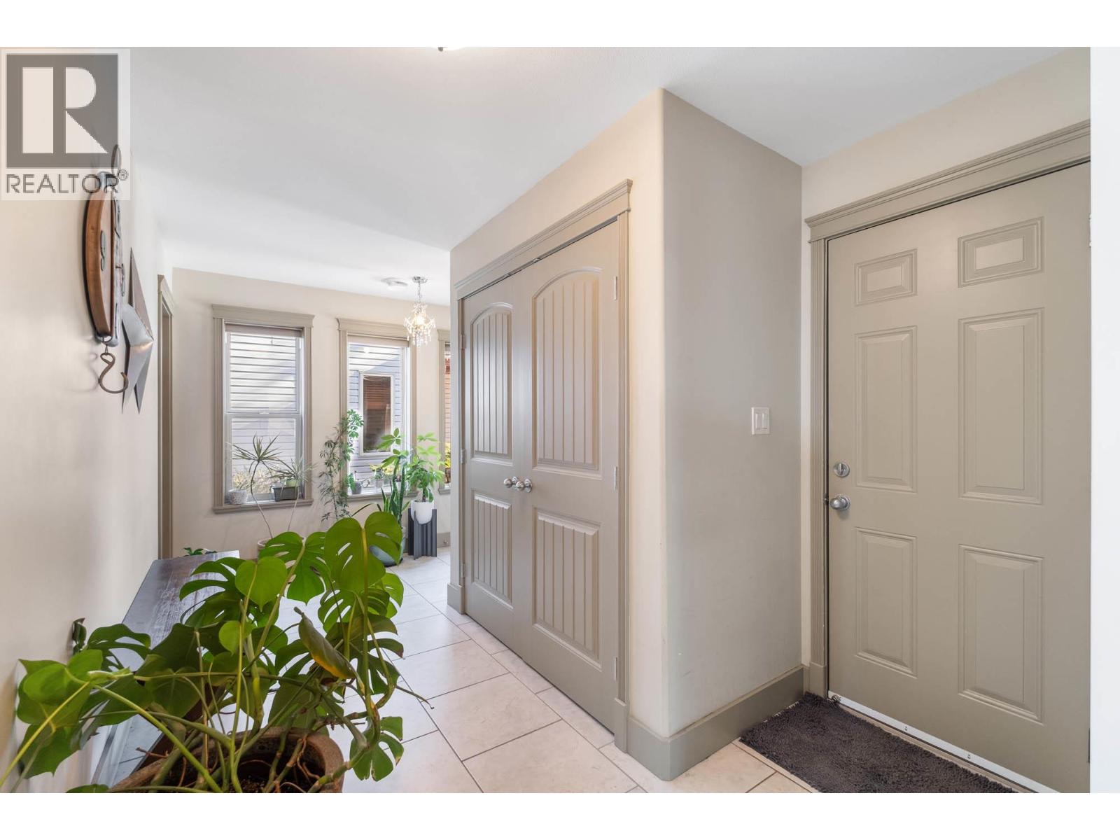  3284 Redecopp Court, Lake Country