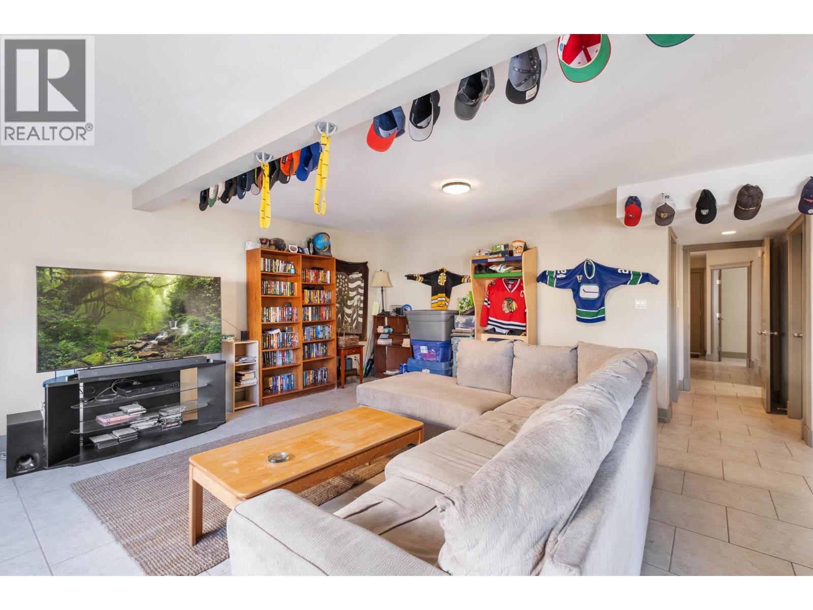  3284 Redecopp Court, Lake Country