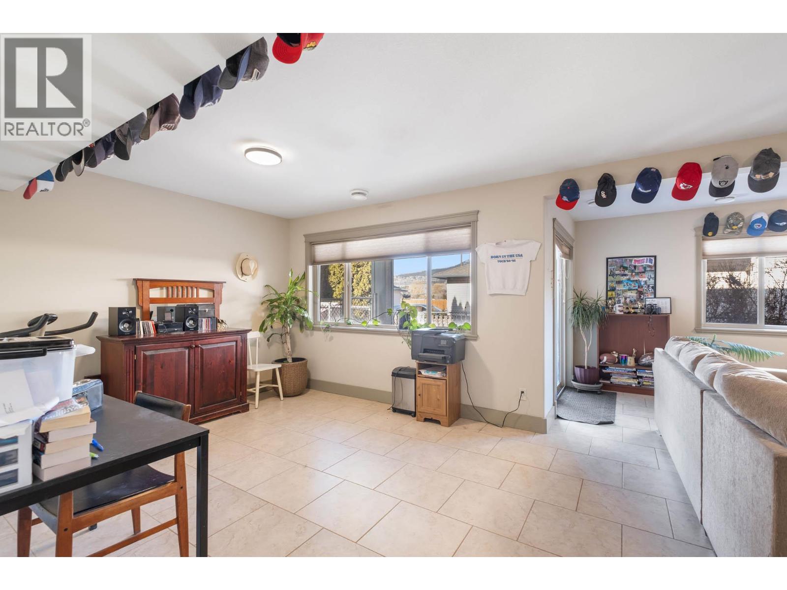  3284 Redecopp Court, Lake Country