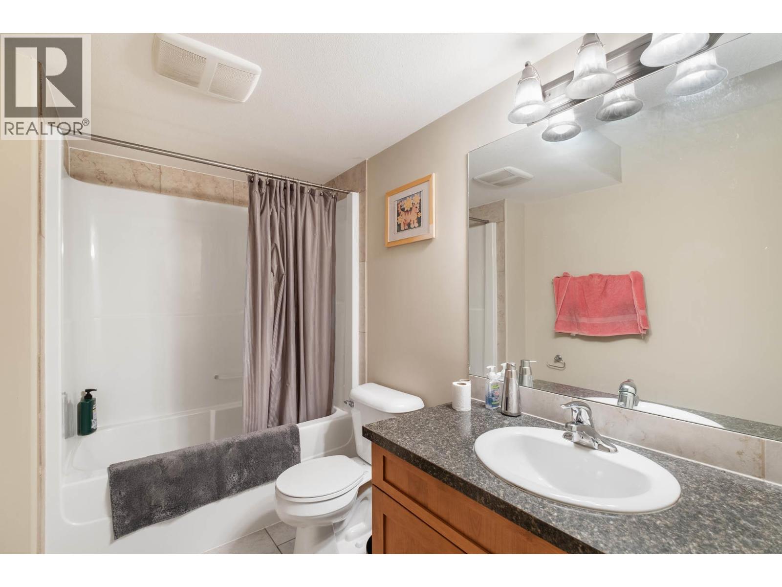  3284 Redecopp Court, Lake Country