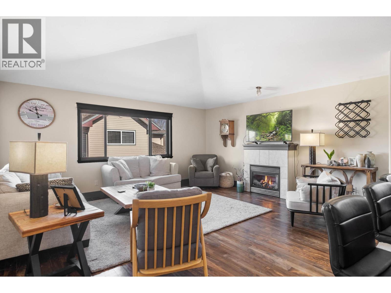  3284 Redecopp Court, Lake Country