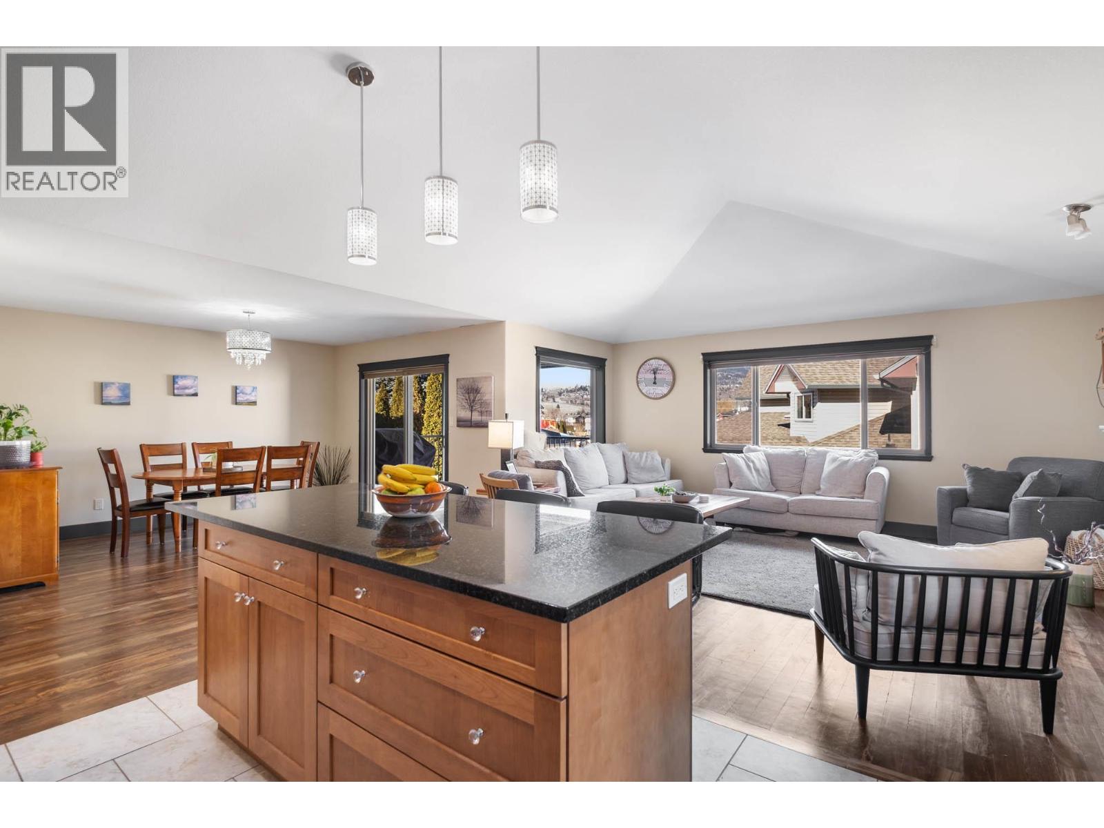  3284 Redecopp Court, Lake Country