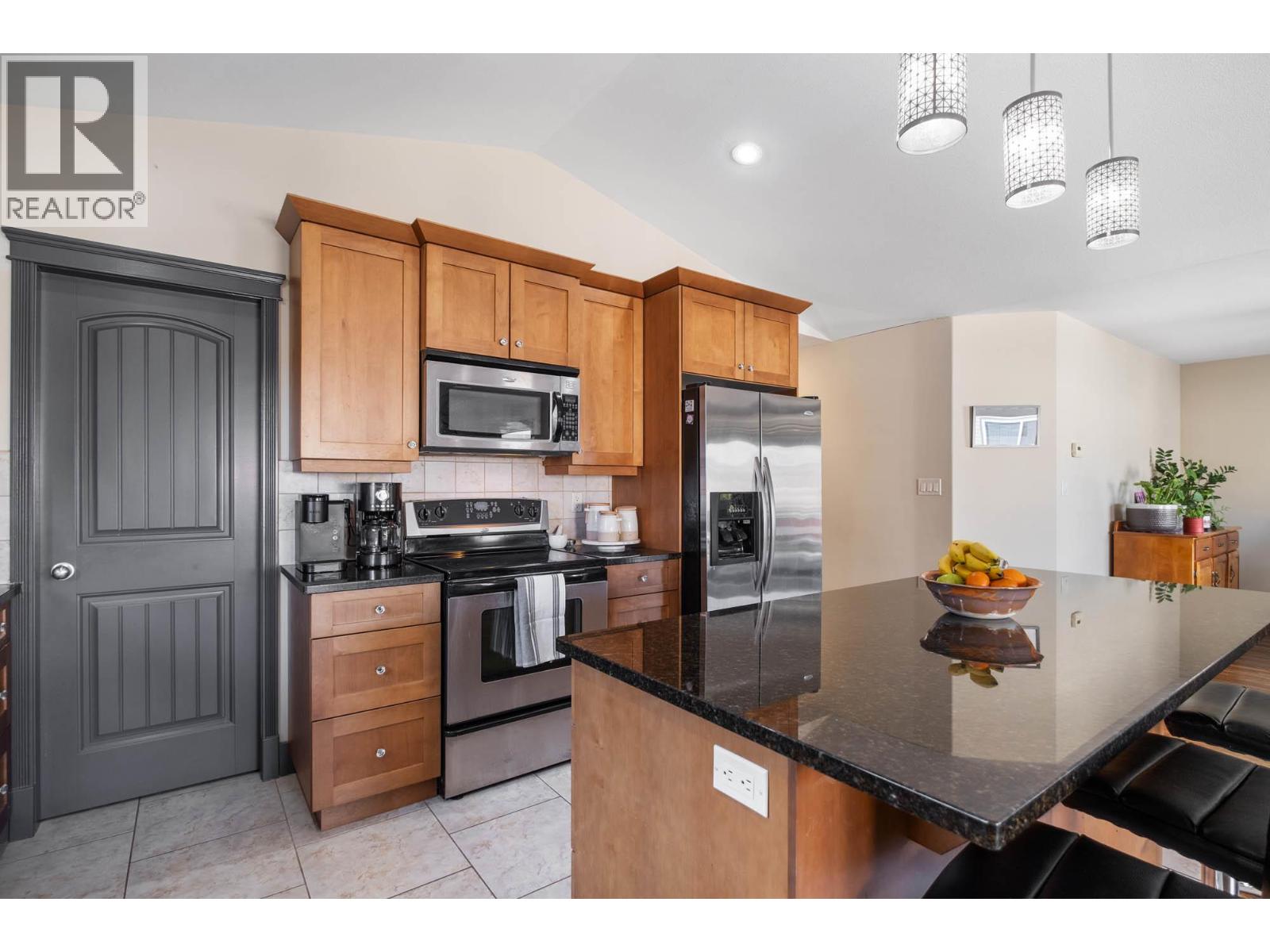  3284 Redecopp Court, Lake Country