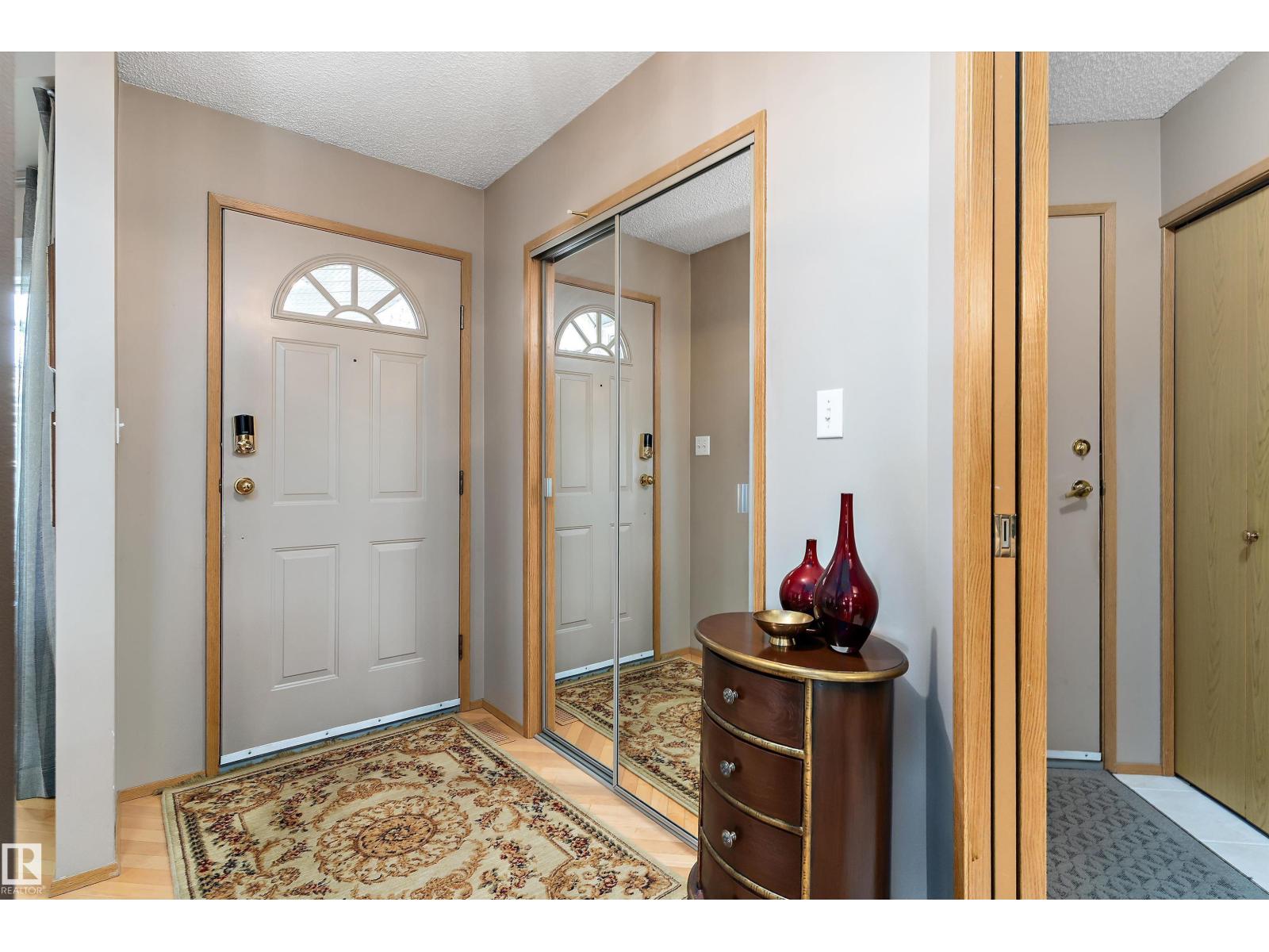 
          6562 158 AV NW
            <br/>
            <span>Edmonton</span>
            , 
            <span>AB</span>
             <span>T5Y2S7</span>
         - Photo 5