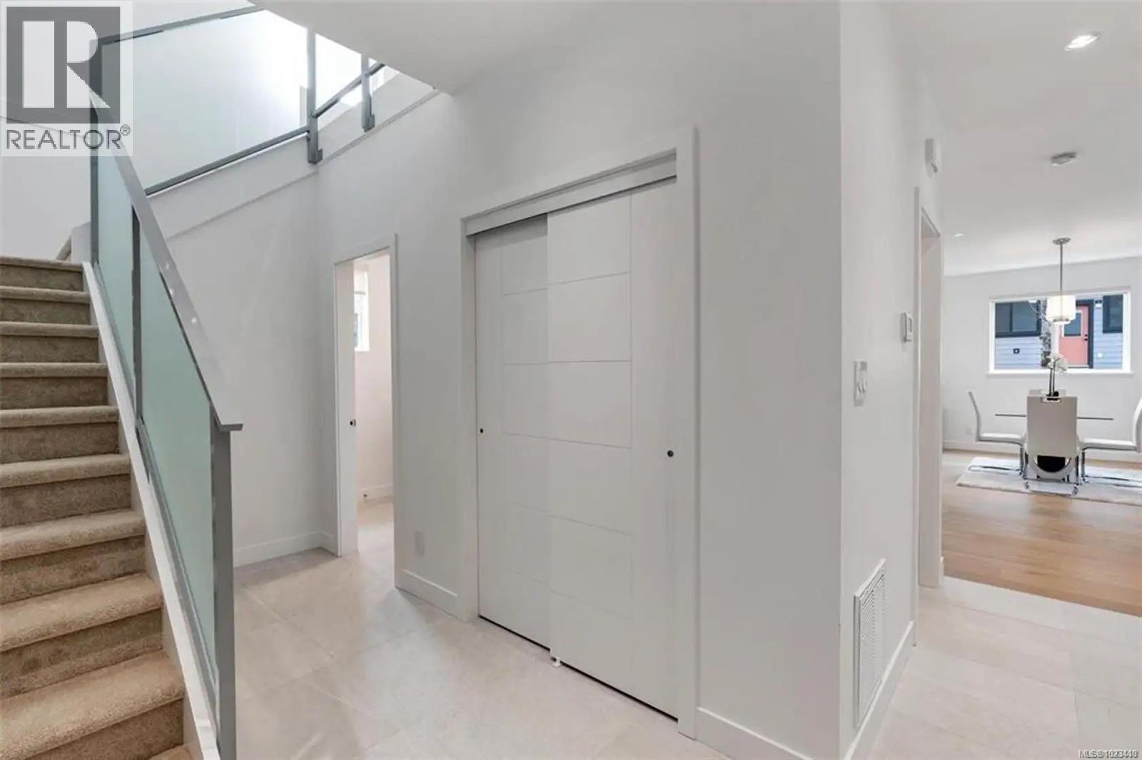 227 Heddle Ave, View Royal