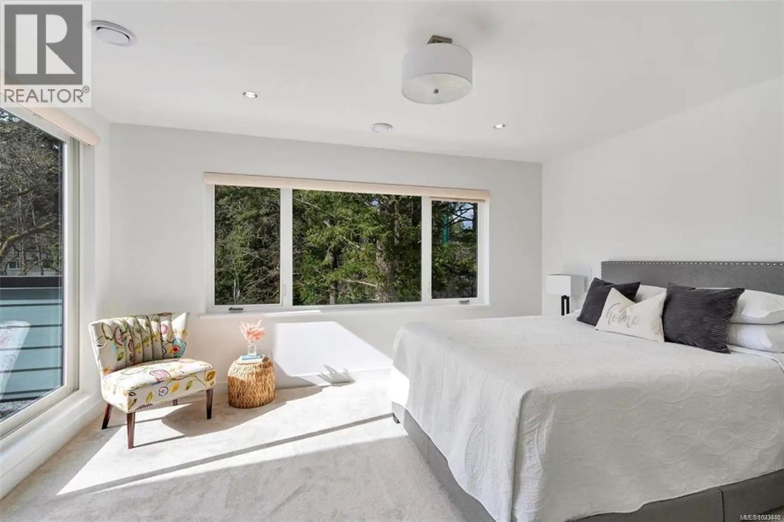 227 Heddle Ave, View Royal