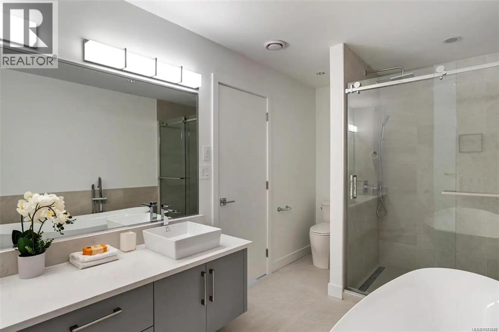 227 Heddle Ave, View Royal