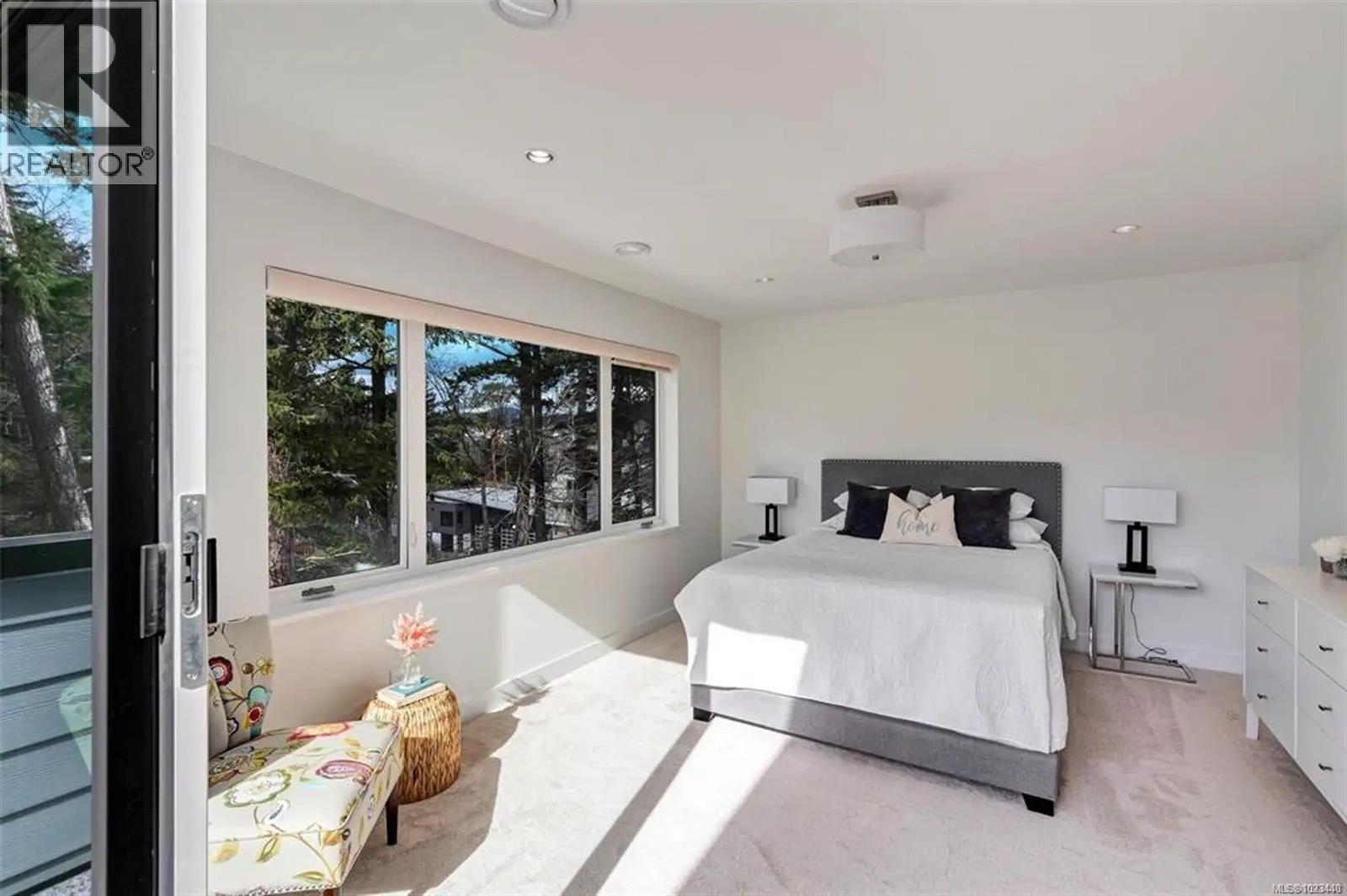 227 Heddle Ave, View Royal