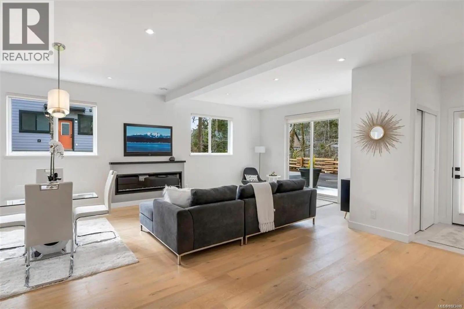 227 Heddle Ave, View Royal