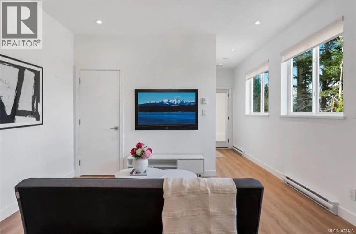 227 Heddle Ave, View Royal