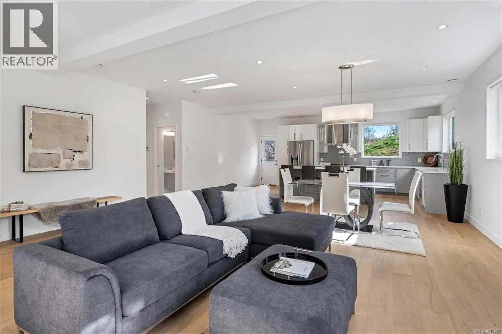 227 Heddle Ave, View Royal