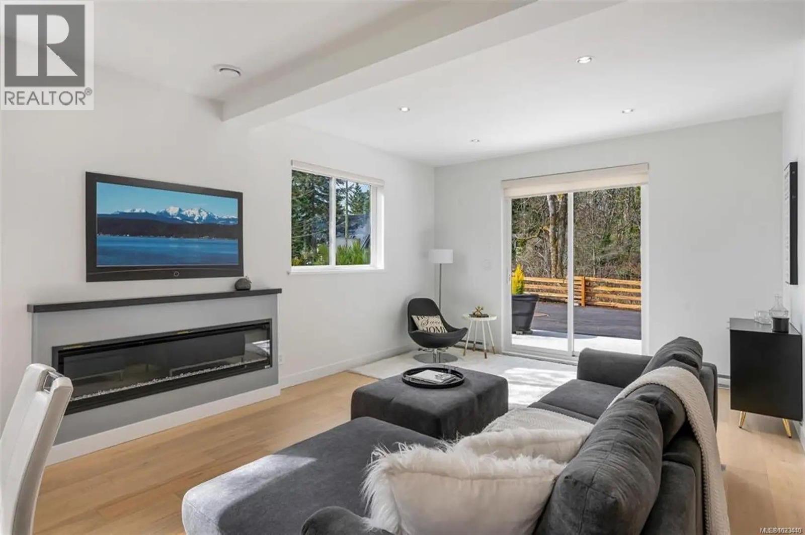 227 Heddle Ave, View Royal