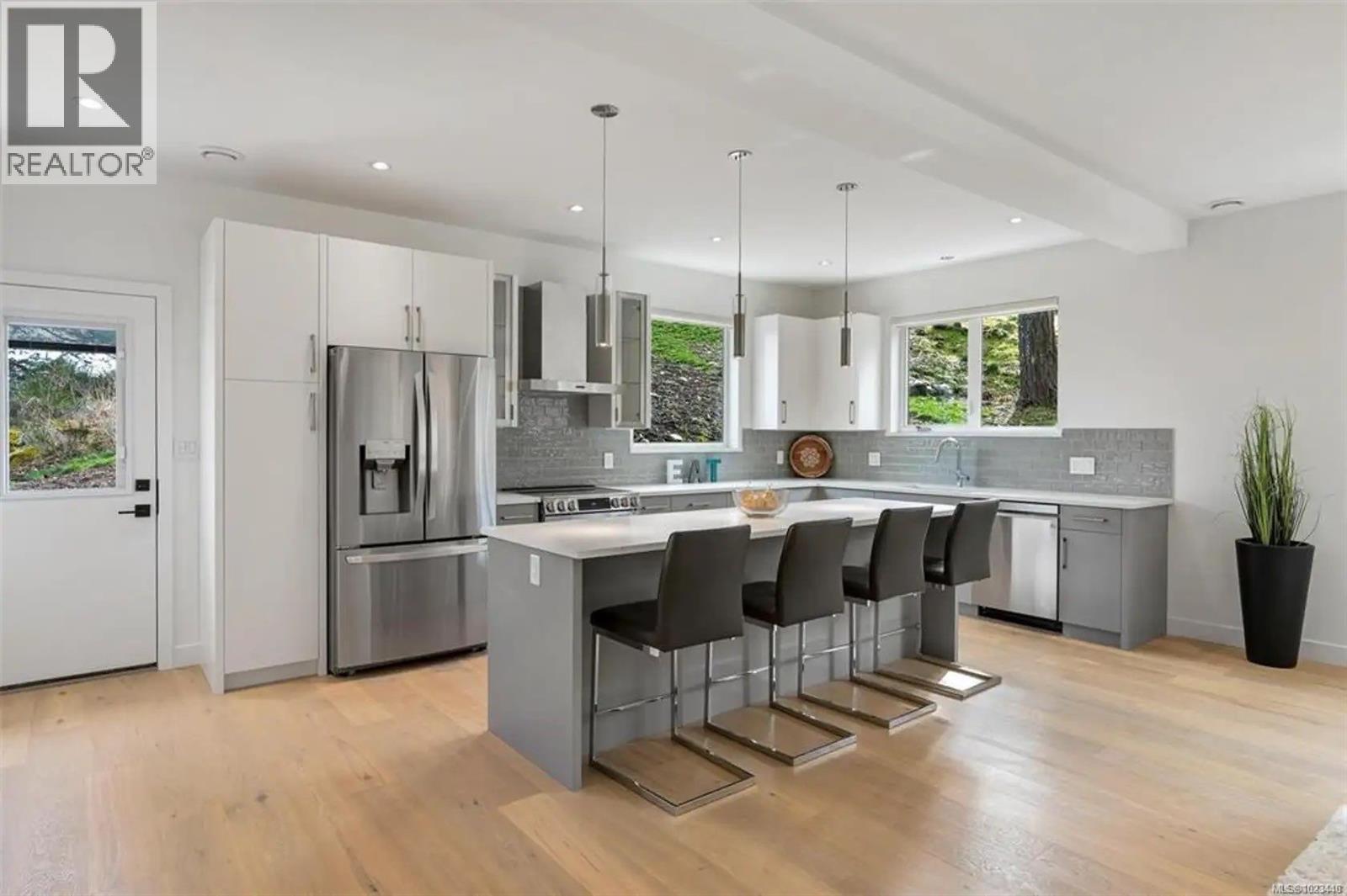 227 Heddle Ave - 6