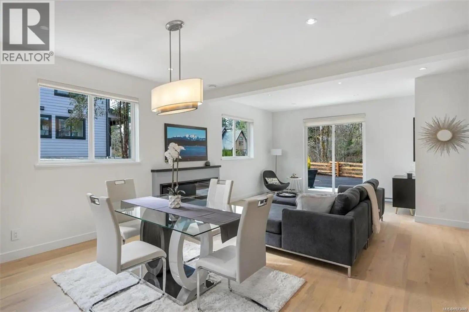 227 Heddle Ave, View Royal