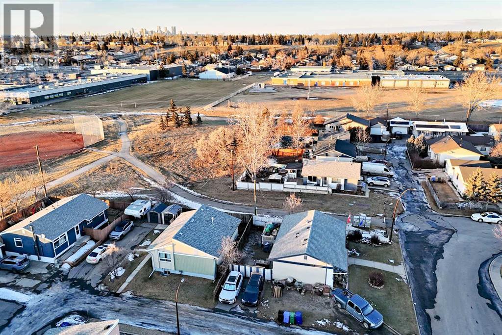 Single Family House 3 Level for Sale in  A Street SE Ogden Calgary 