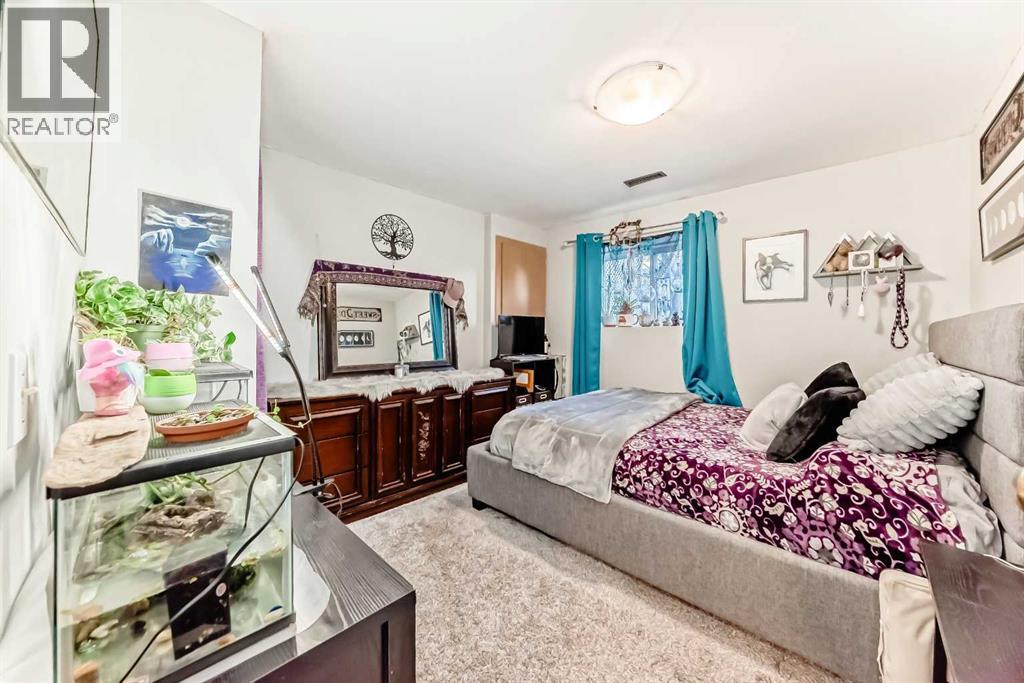 Single Family House 3 Level for Sale in  A Street SE Ogden Calgary 