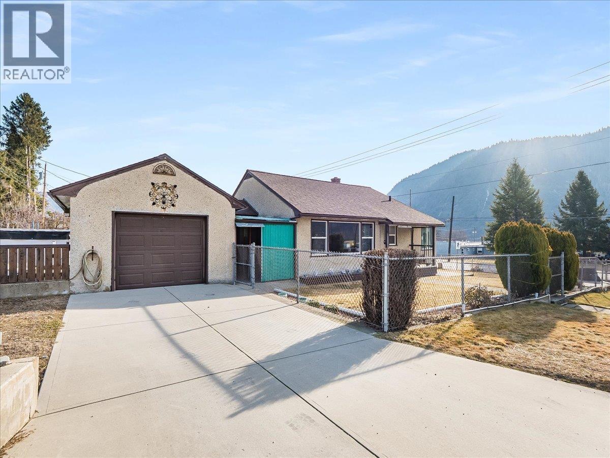 3201 Highway Drive, Trail