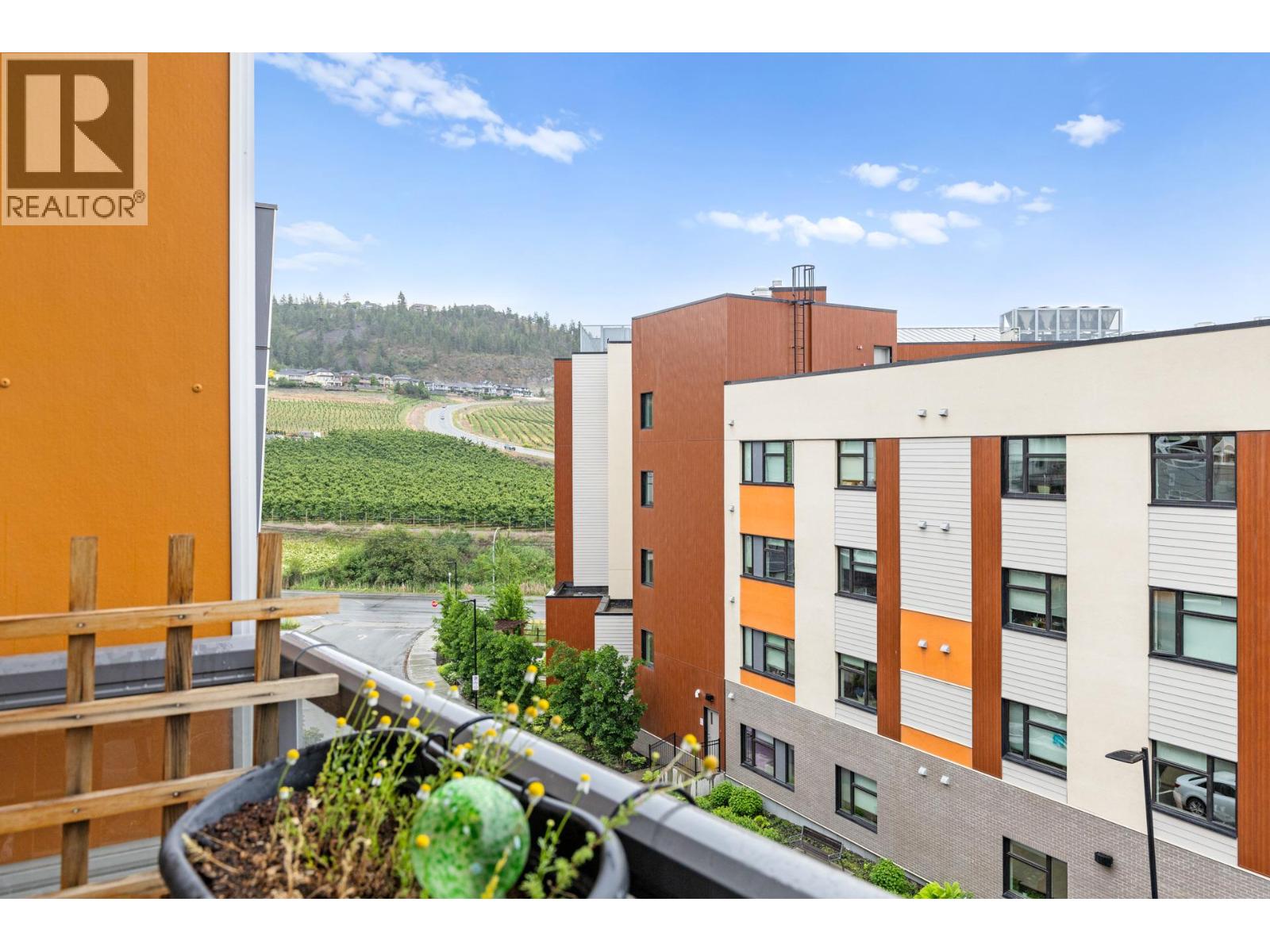 409 722 Valley Road, Kelowna