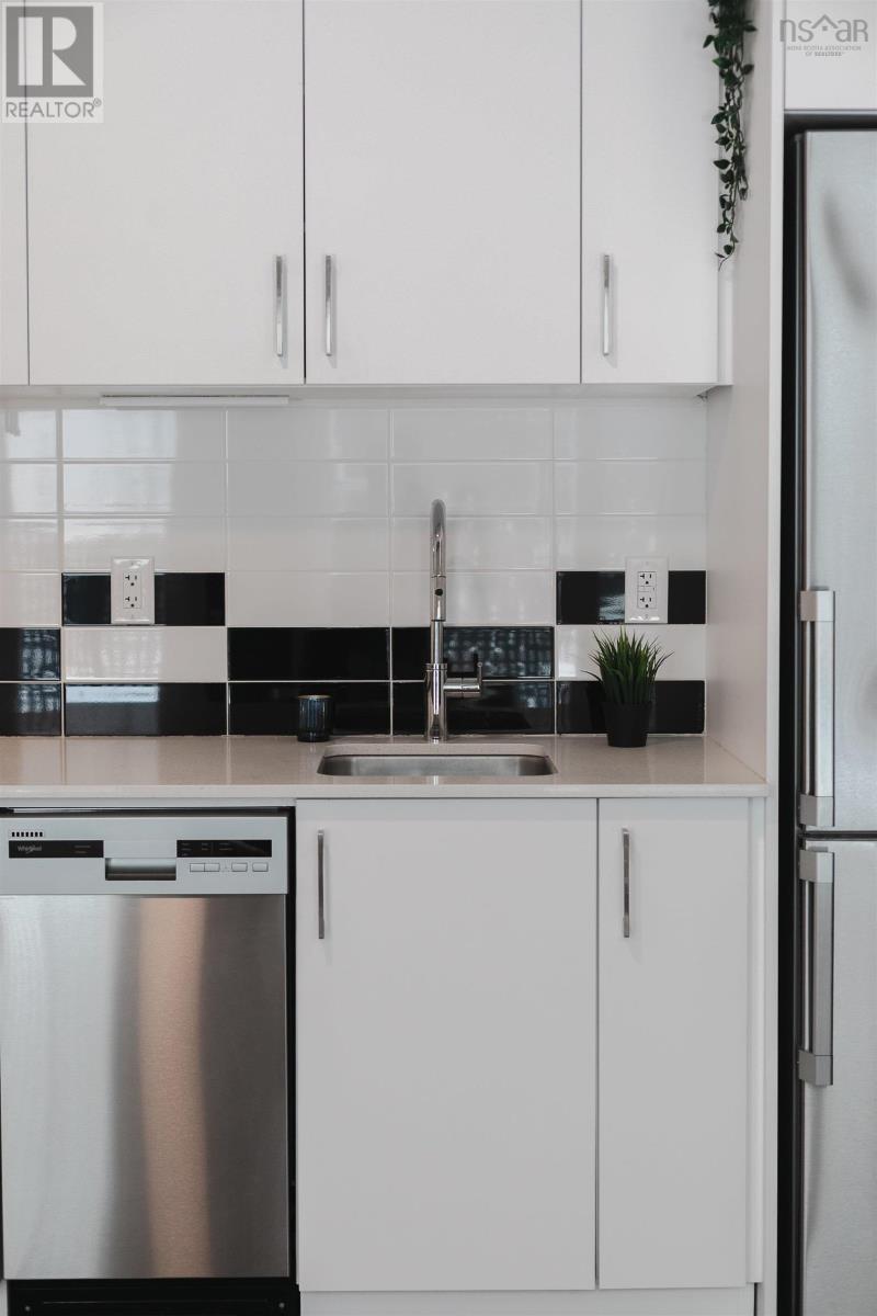 Property 12 of 22 of 102 5684 West Street