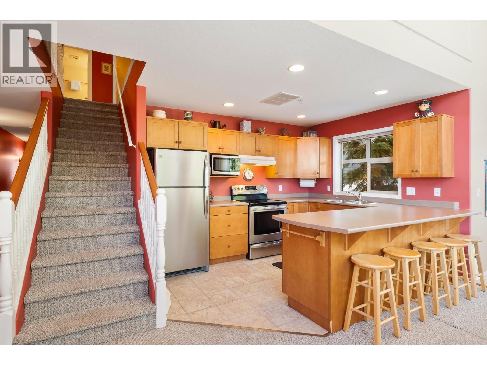 B 4940 Snowpines Road, Big White