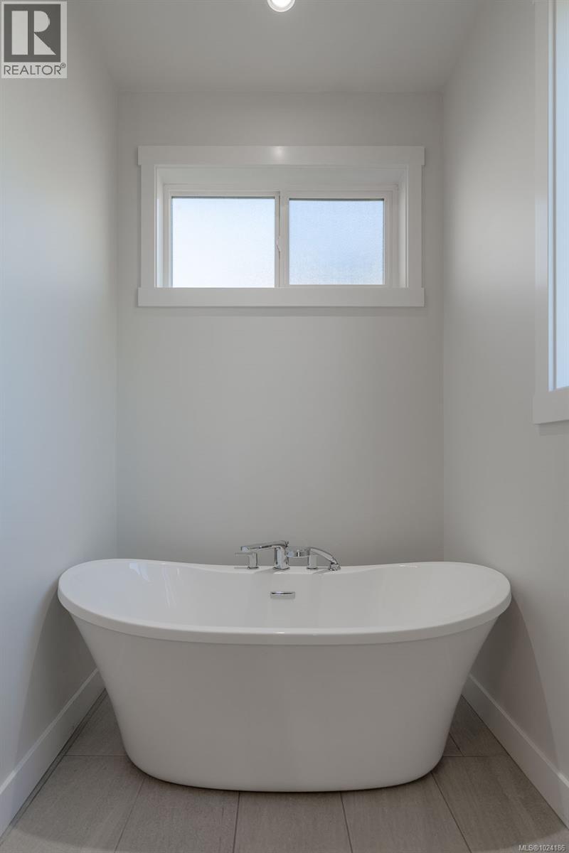 2211 Winfield Dr, Sooke