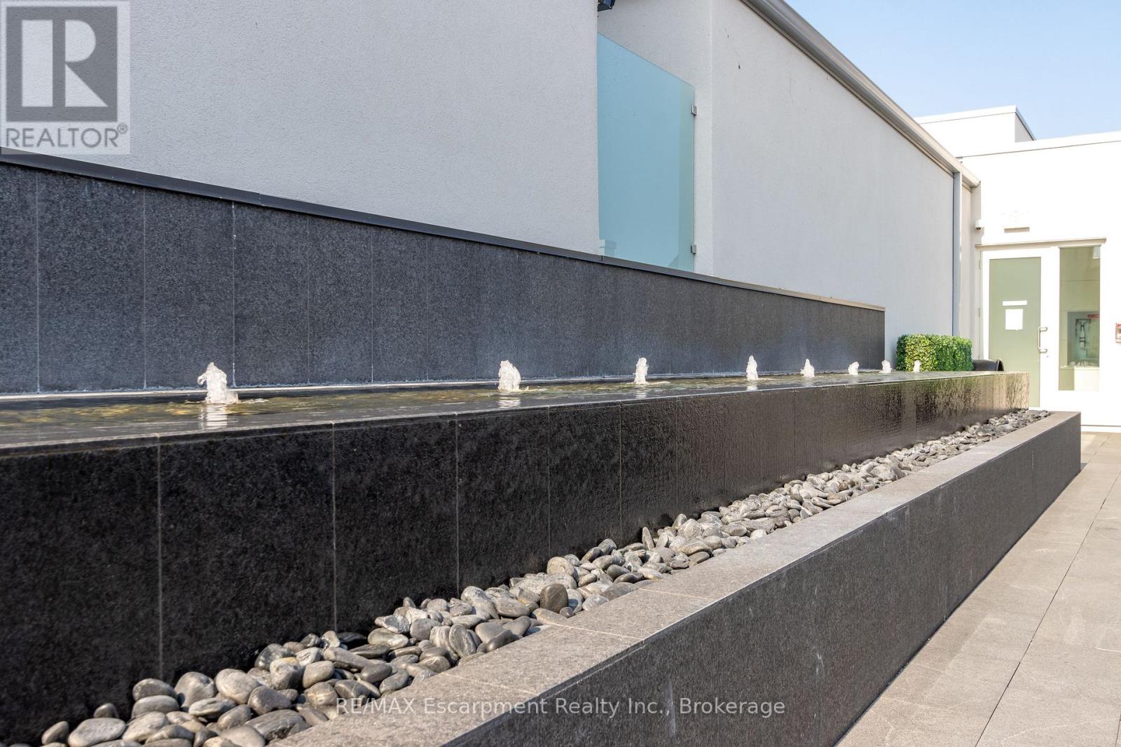 209 - 300 RANDALL STREET — photo 32