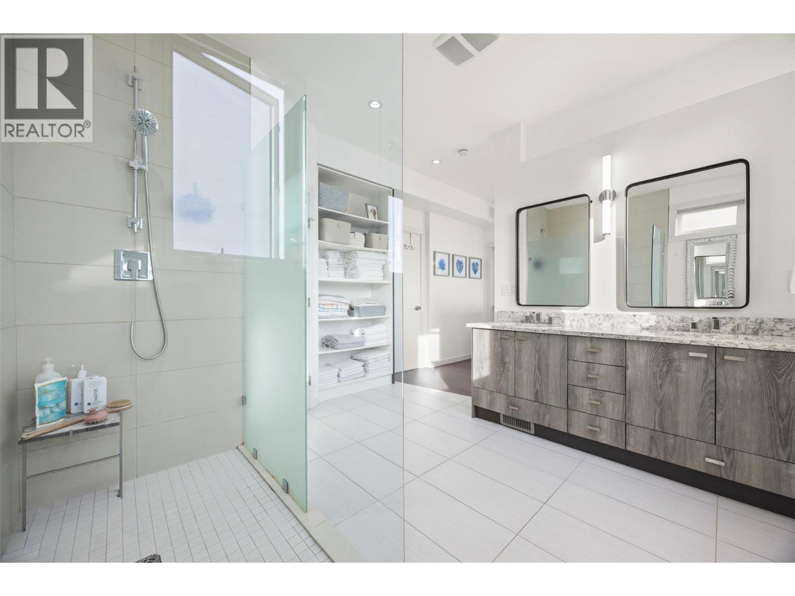 16 1818 Peak Point Court, West Kelowna