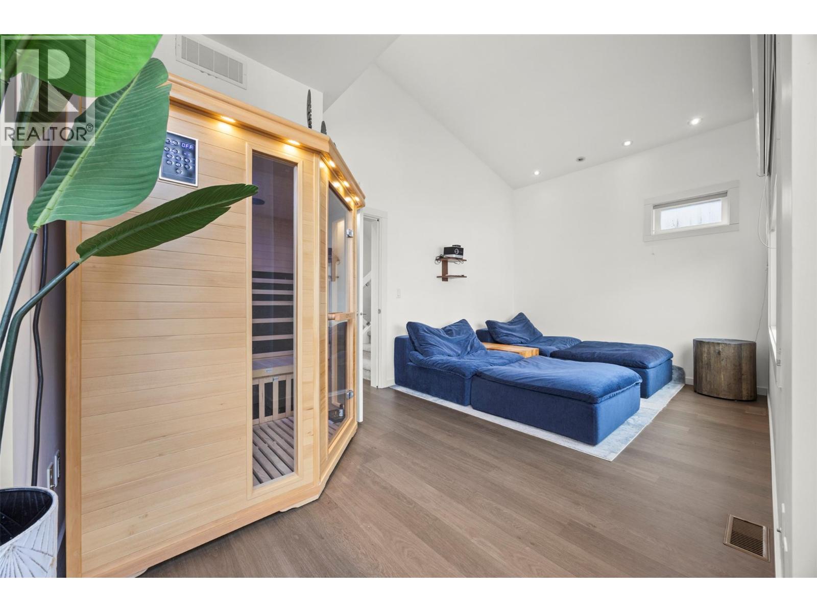 16 1818 Peak Point Court, West Kelowna