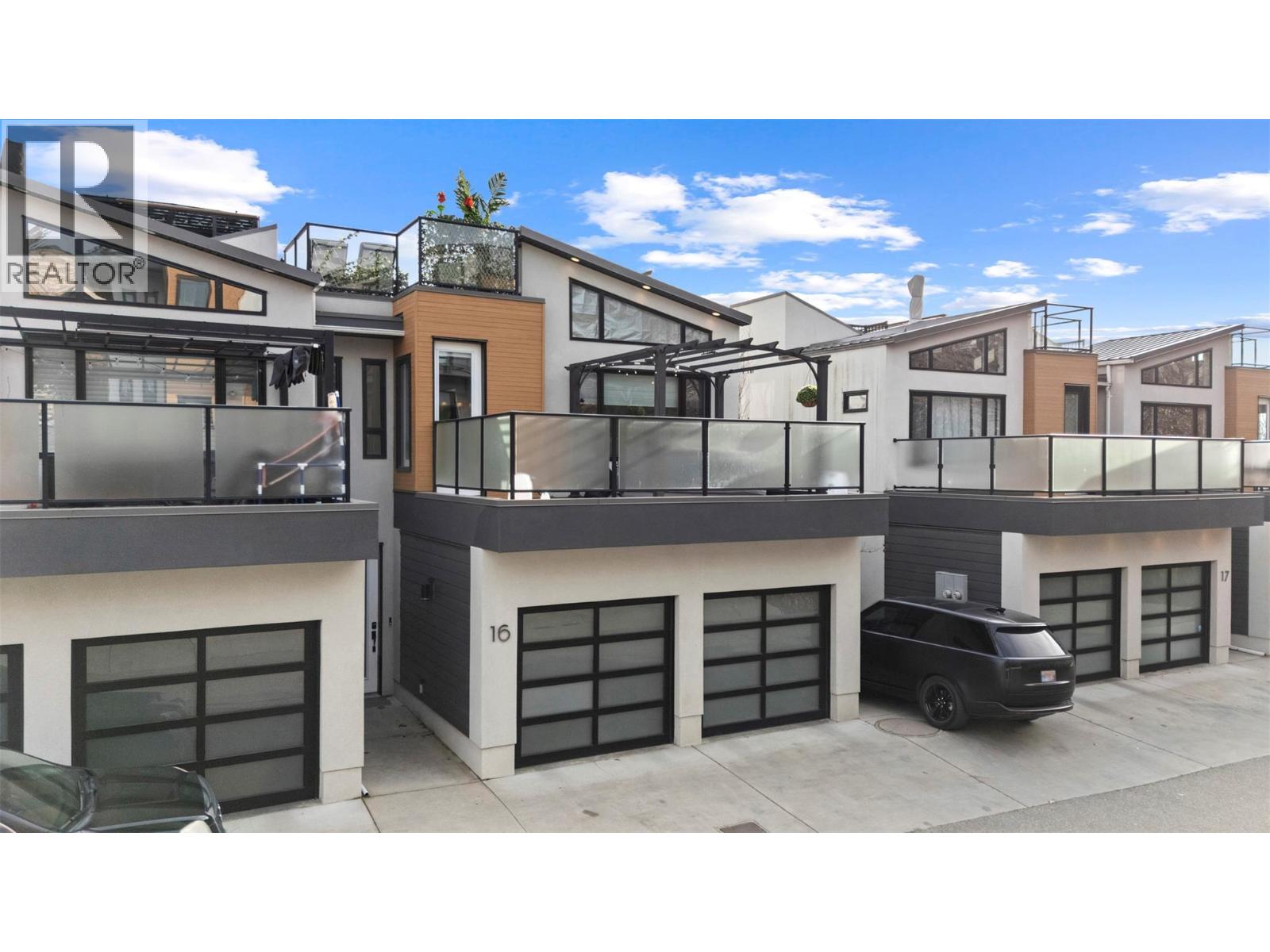 16 1818 Peak Point Court, West Kelowna