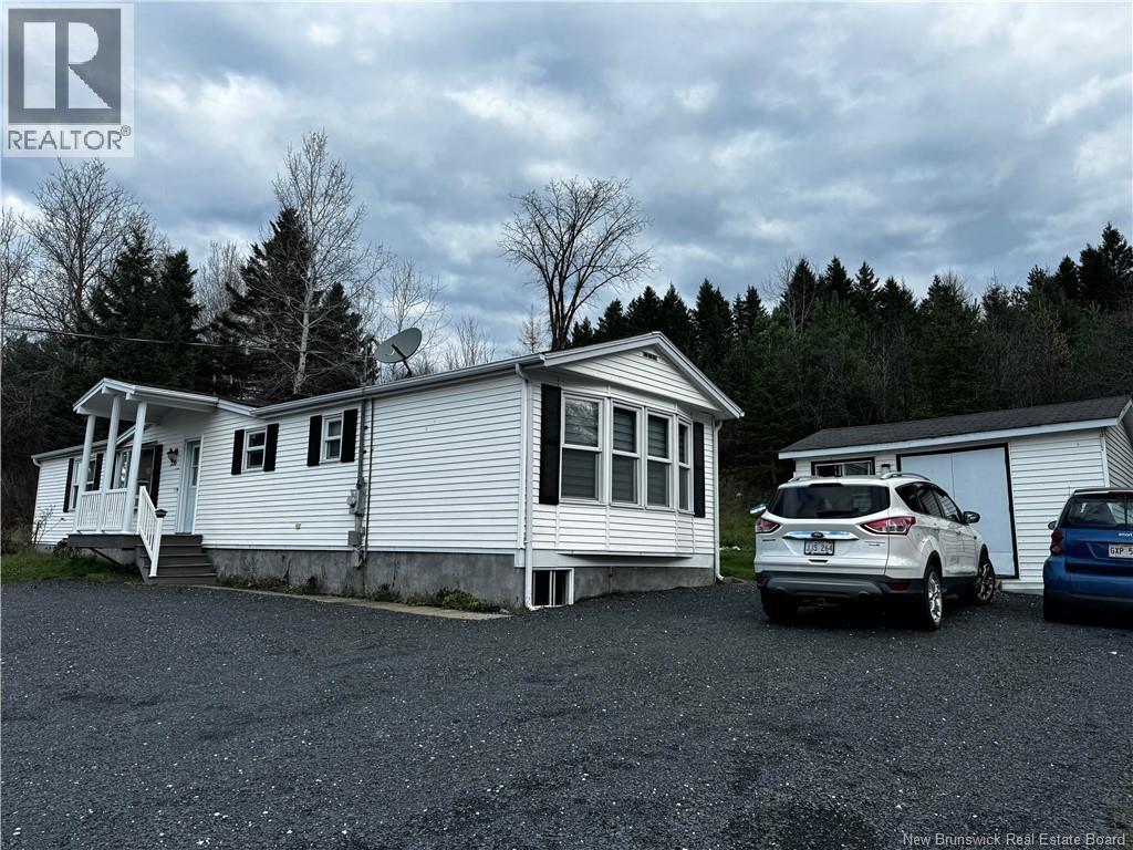 235 IROQUOIS - 1