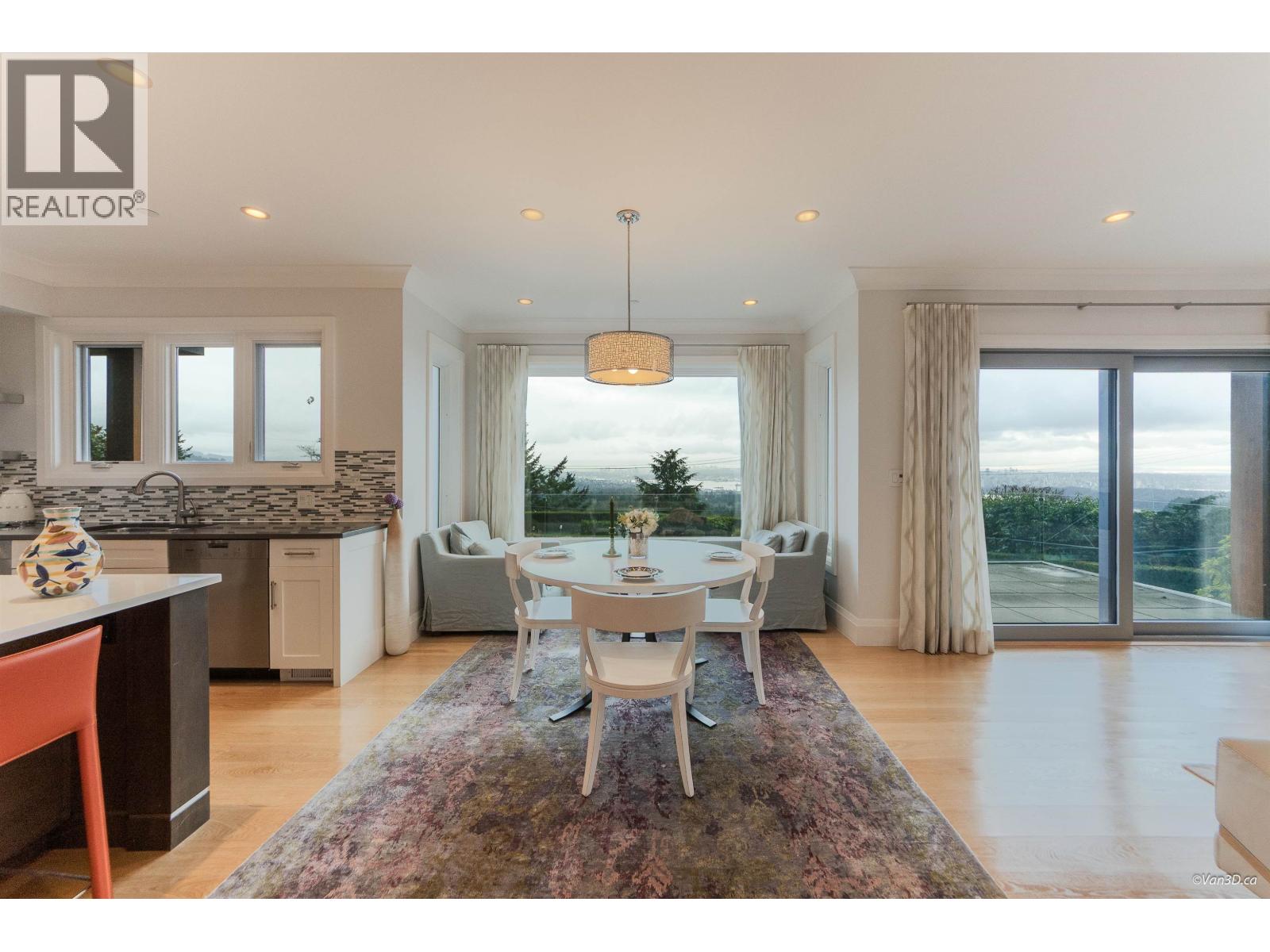 1020 EYREMOUNT DRIVE, West Vancouver