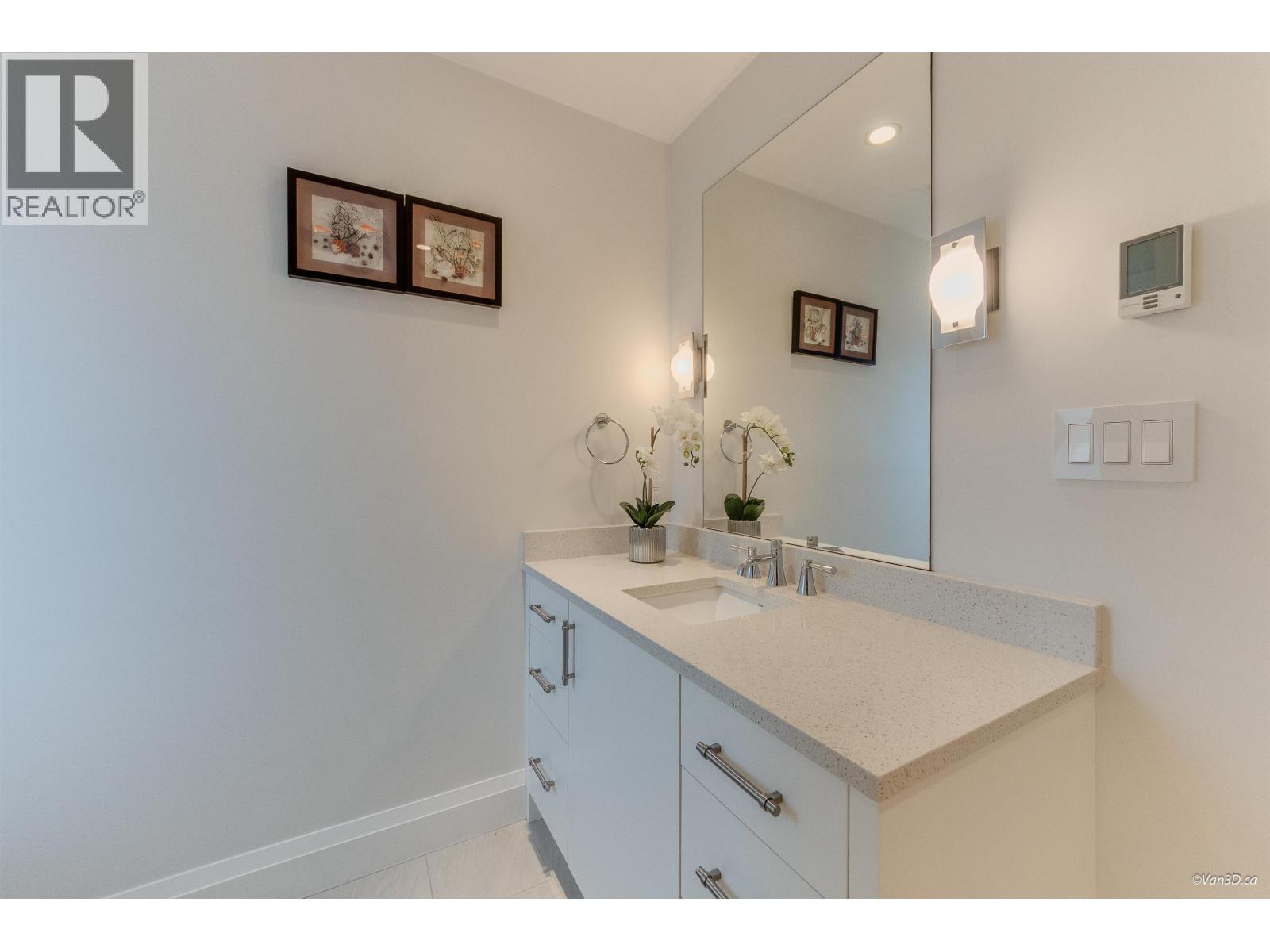 1020 EYREMOUNT DRIVE, West Vancouver