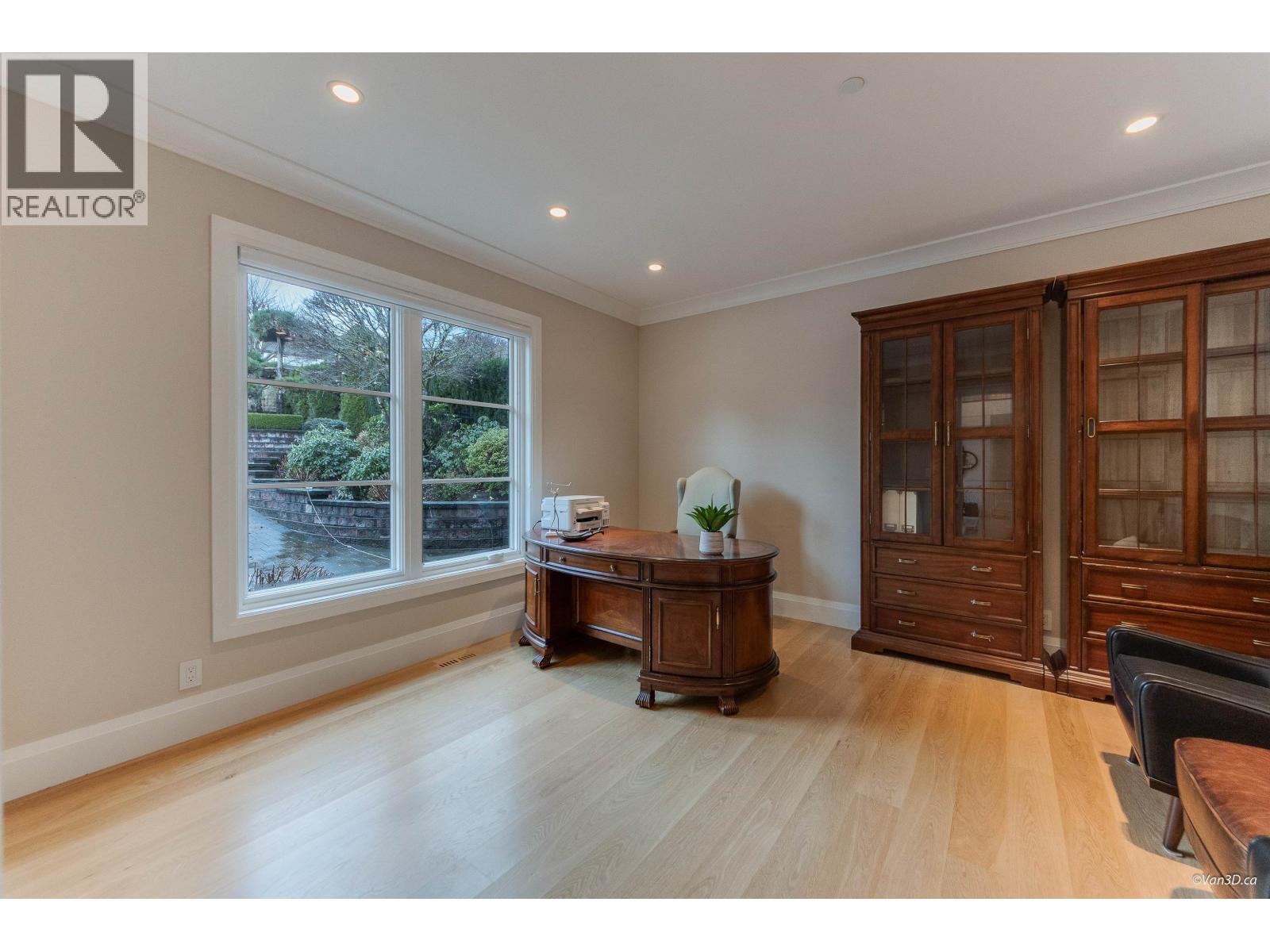 1020 EYREMOUNT DRIVE, West Vancouver