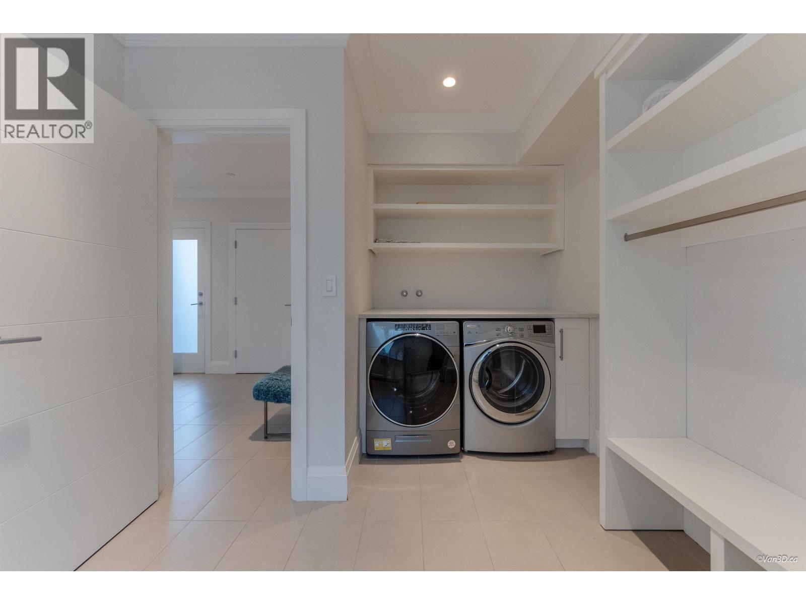 1020 EYREMOUNT DRIVE, West Vancouver