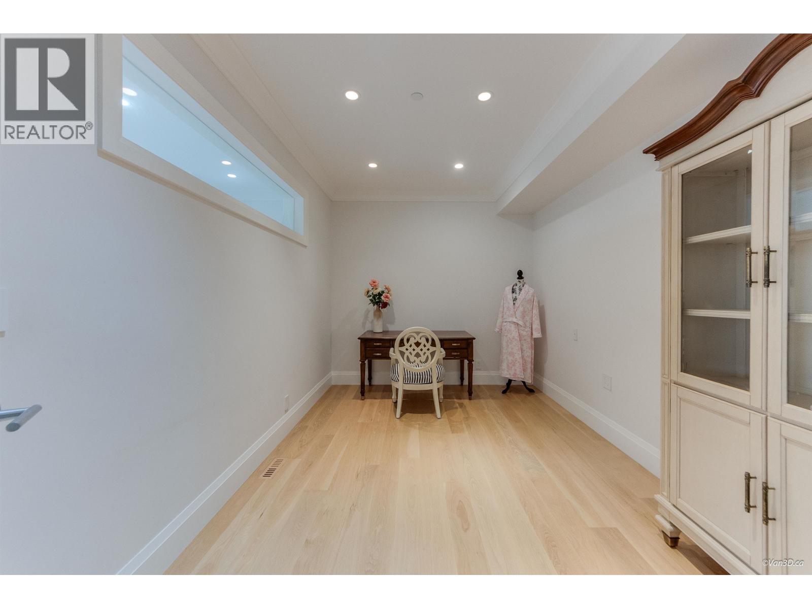 1020 EYREMOUNT DRIVE, West Vancouver