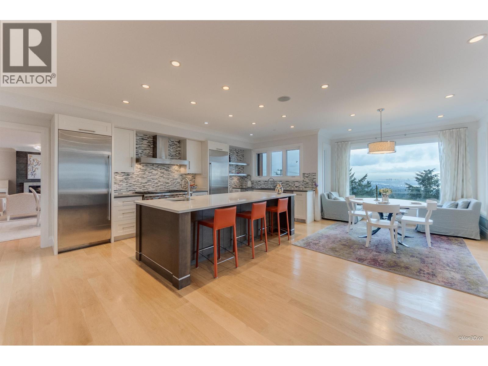 1020 EYREMOUNT DRIVE, West Vancouver