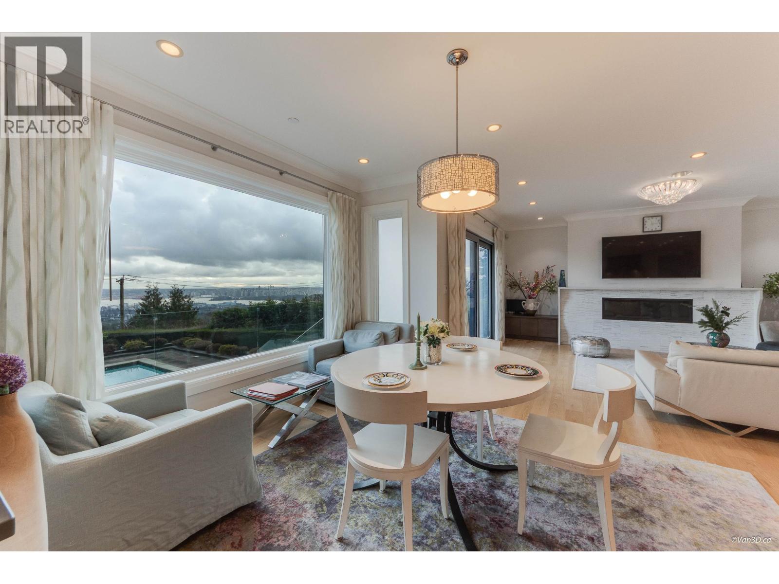 1020 EYREMOUNT DRIVE, West Vancouver