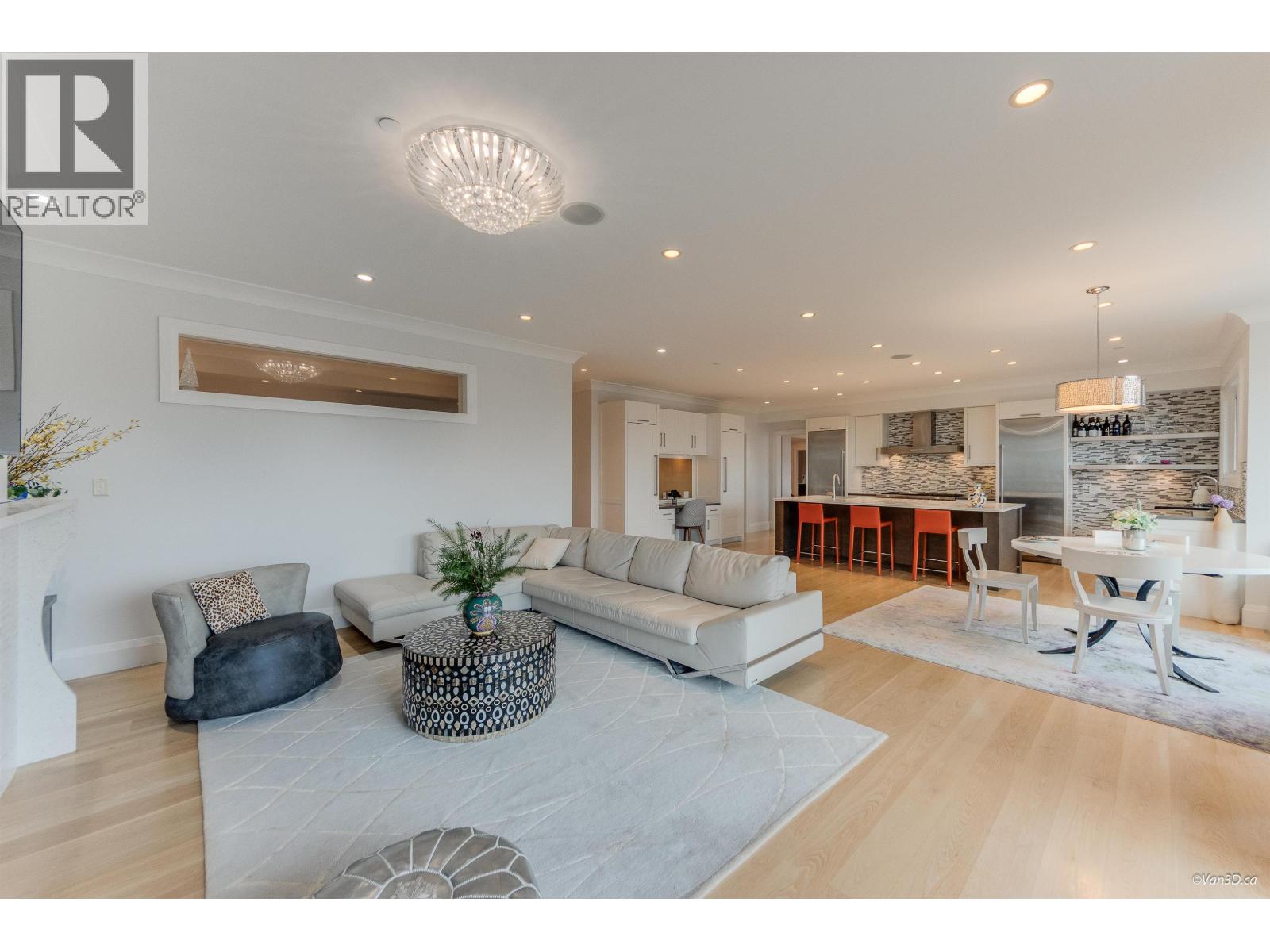 1020 EYREMOUNT DRIVE, West Vancouver