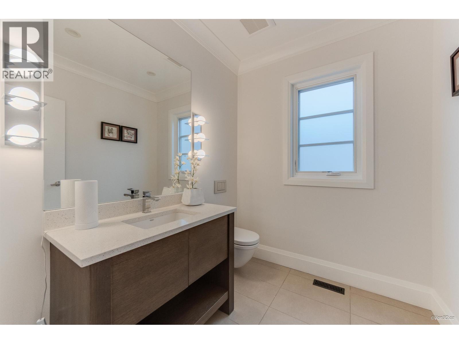 1020 EYREMOUNT DRIVE, West Vancouver