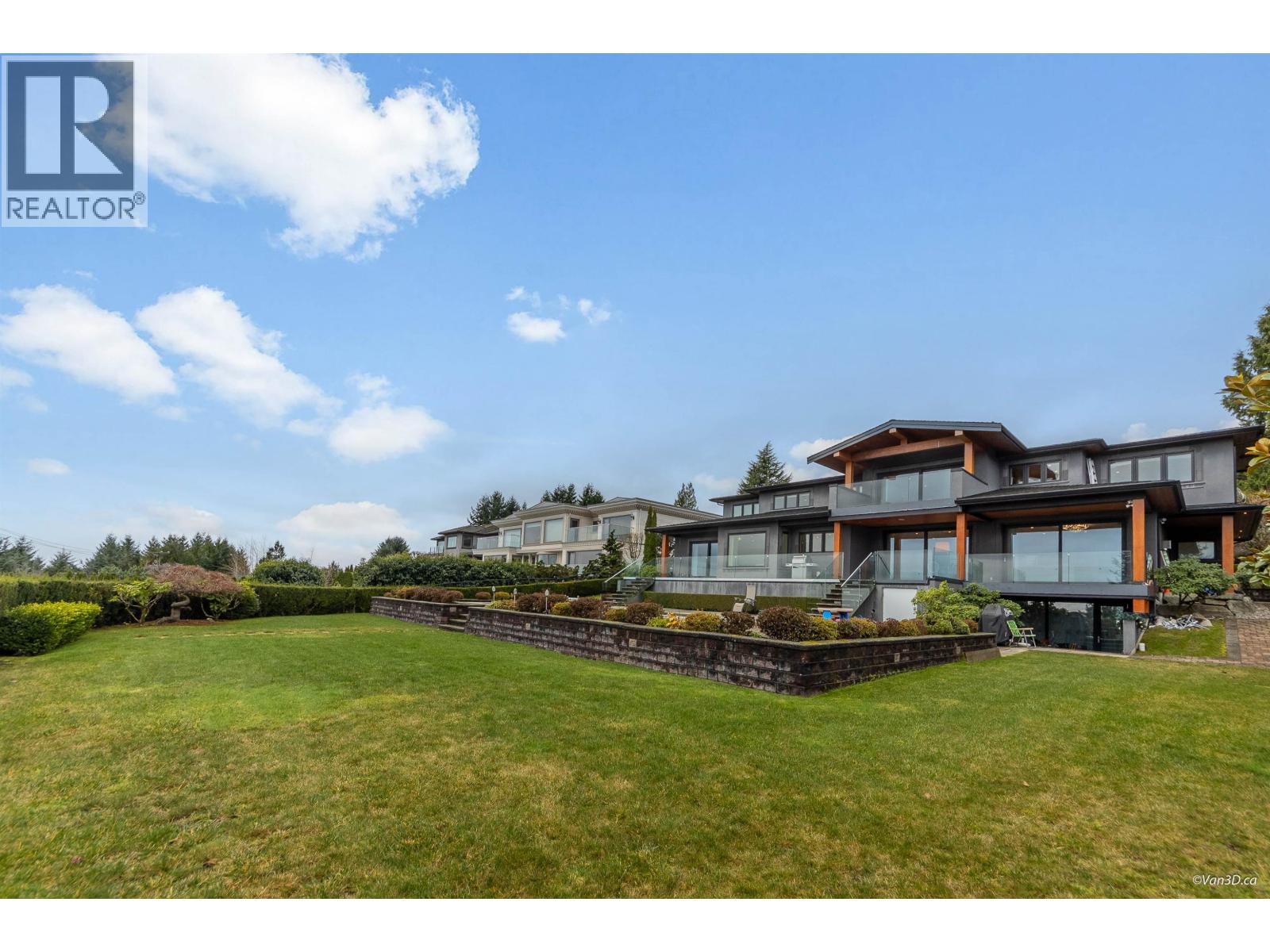 1020 EYREMOUNT DRIVE, West Vancouver