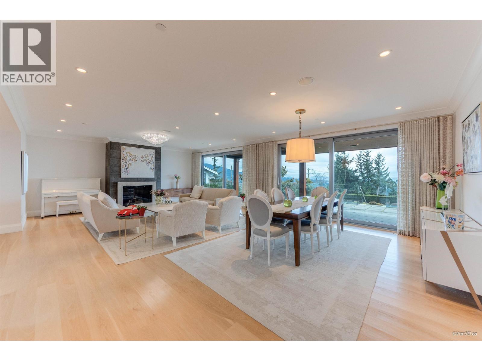 1020 EYREMOUNT DRIVE, West Vancouver