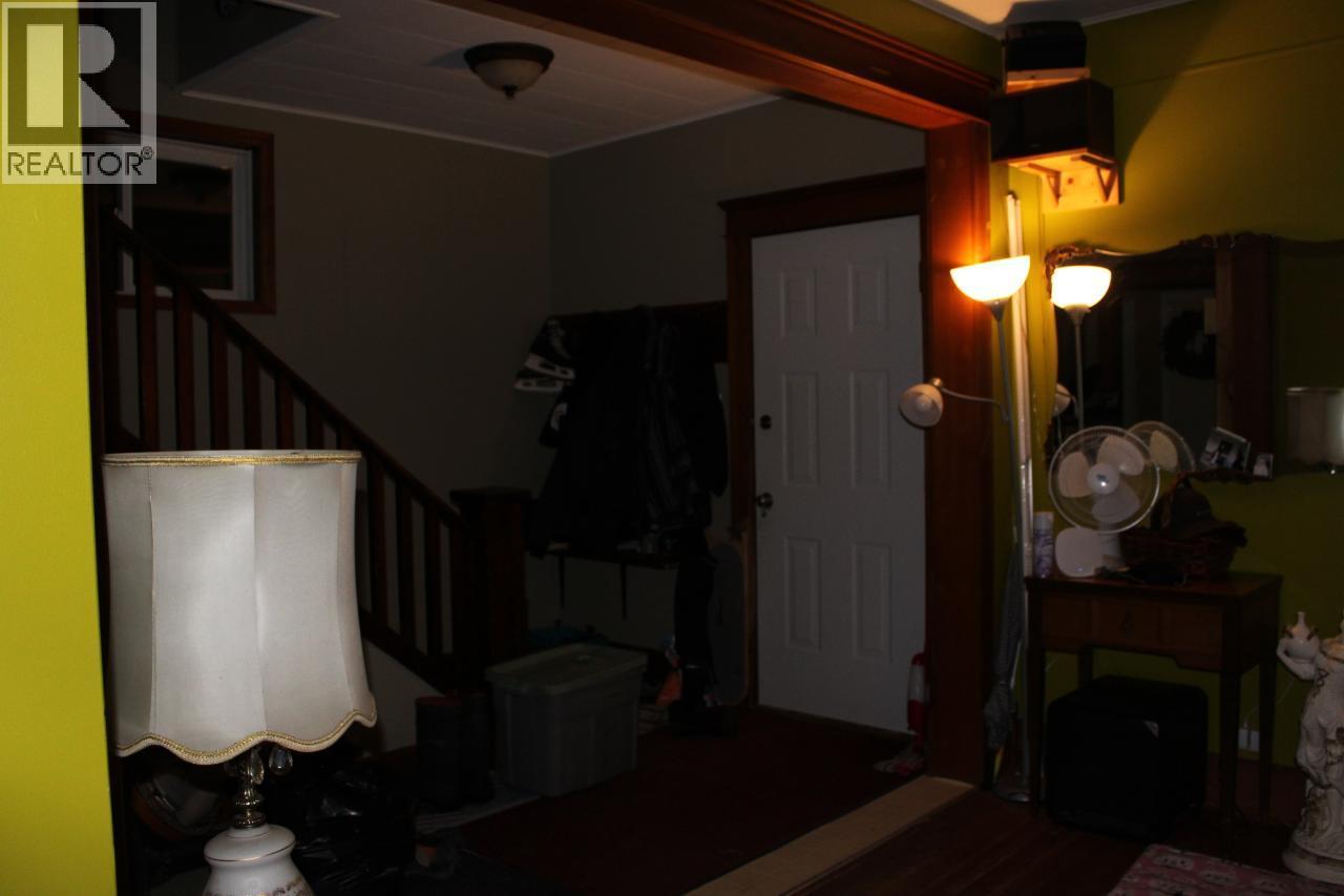  102 1ST Avenue, Nakusp