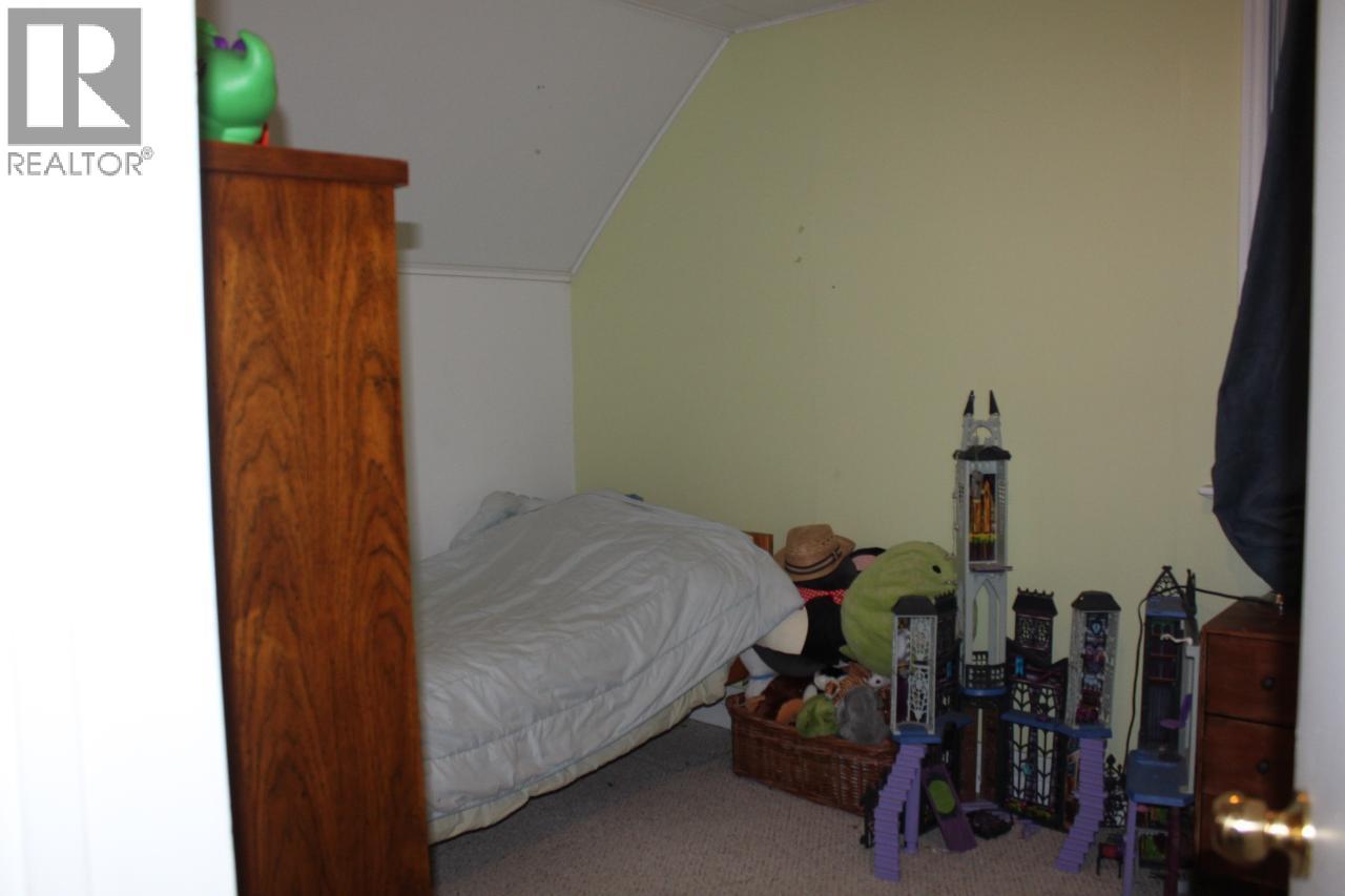  102 1ST Avenue, Nakusp