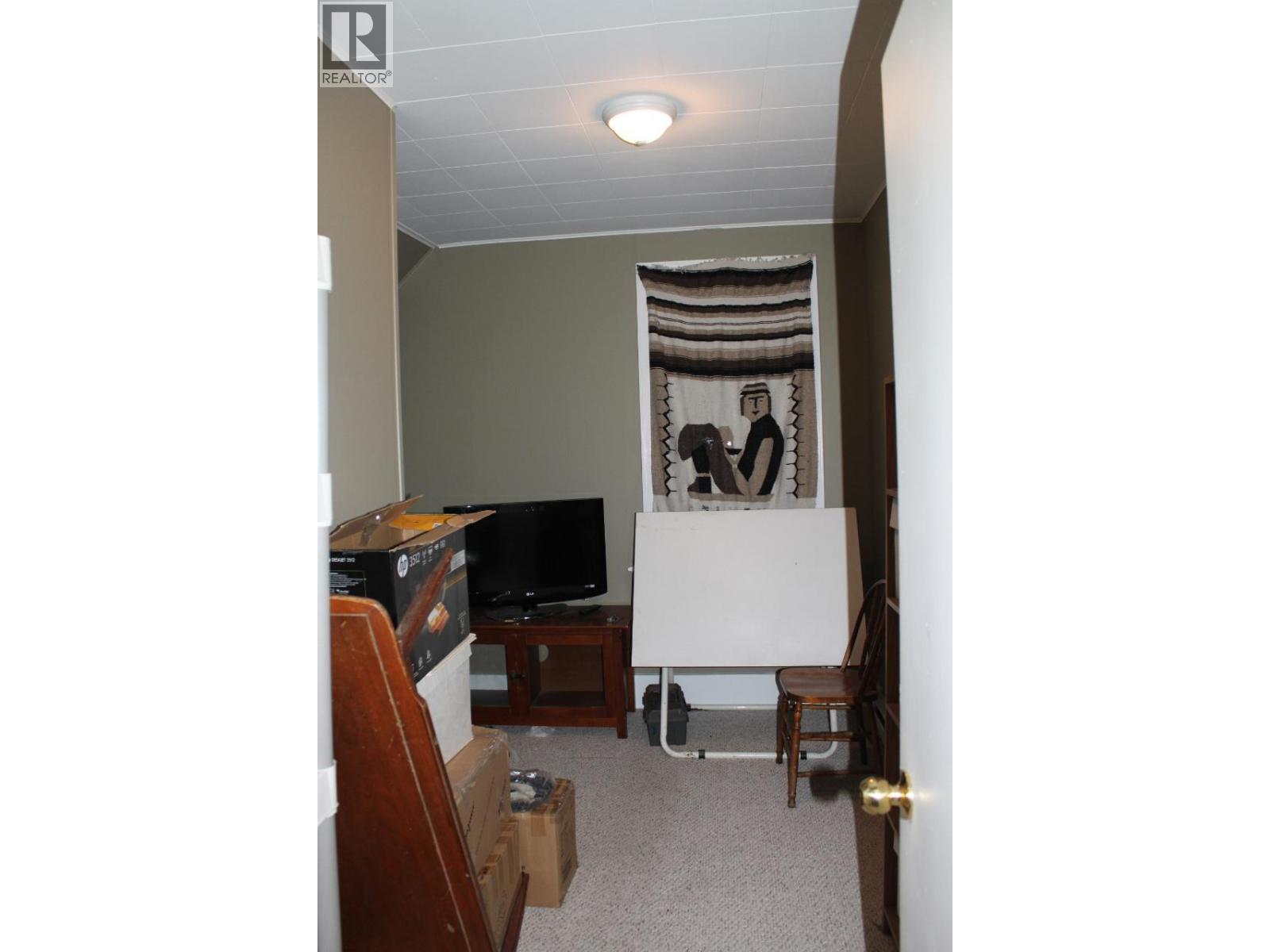  102 1ST Avenue, Nakusp