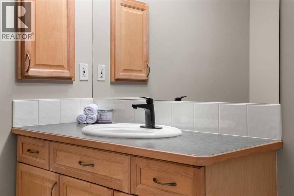 Single Family House for Sale in   Signature Park SW Signal Hill Calgary 